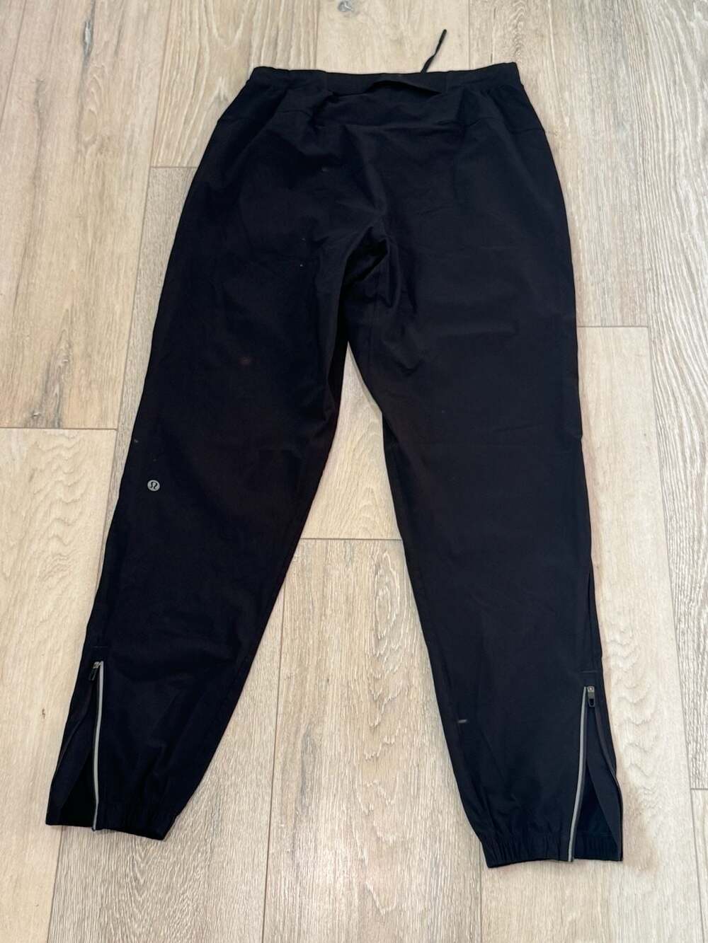 Lululemon Surge Jogger Men's Medium Black Athletic Pants Zip Ankle Reflective